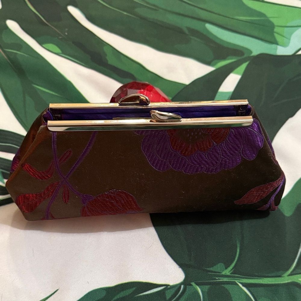 * Chic Brown Clutch with Floral Embroidery - Picture 11 of 11